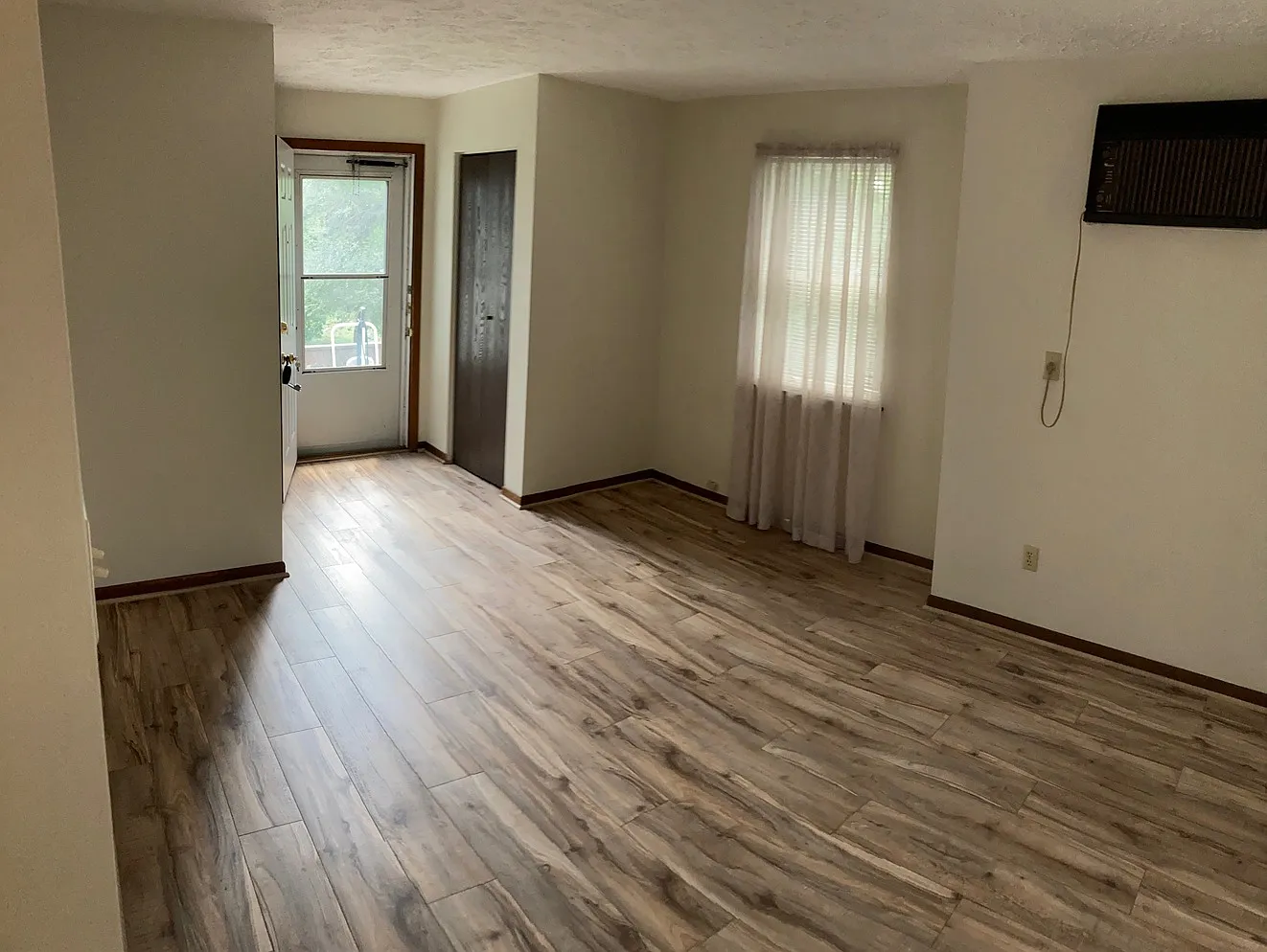1 bed, 800 sqft, $950 — Photo 1
