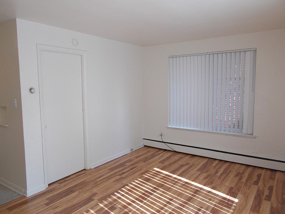 1st image of 1065 N Pearl St APT 101