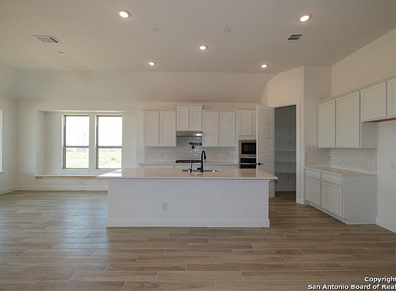 4th image of 125 Willow Oak Trail