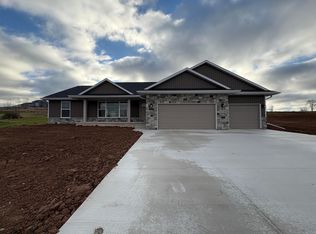 W217 Meadowridge Trl, Kaukauna, WI 54130