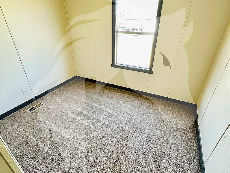310 Madison Ave #14 — Photo 12