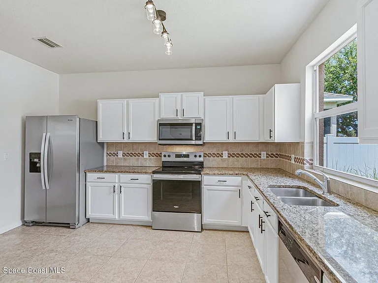 3747 Mount Carmel Ln — Photo 3
