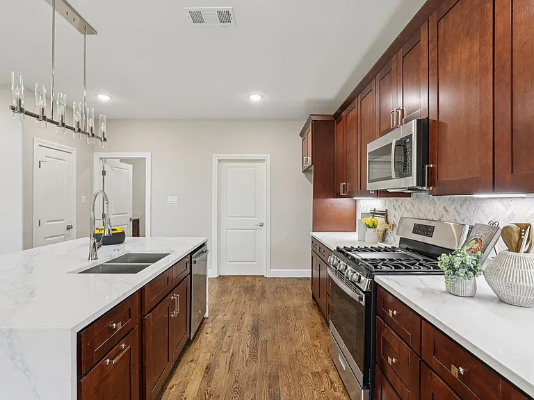 1713 Highland Dr W — Photo 14