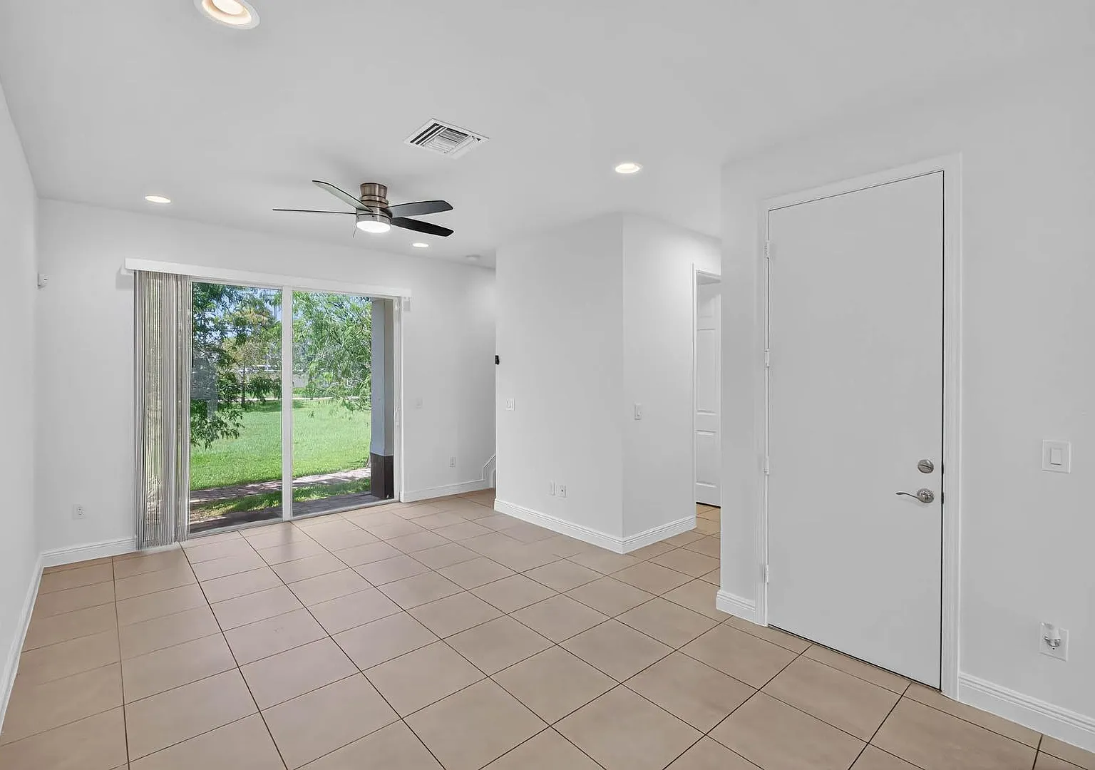 7651 NW 88 Terrace — Photo 1
