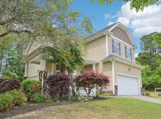 100 Winterberry Ln, Holly Springs, NC 27540