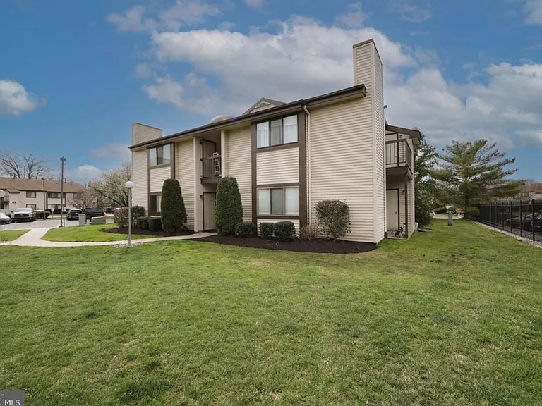 504 Britton Pl — Photo 1