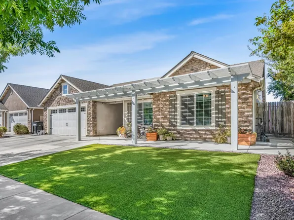2326 W Andrew Ln, Hanford, CA 93230