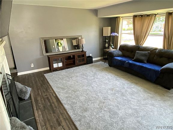 3rd image of 5719 Walden Dr