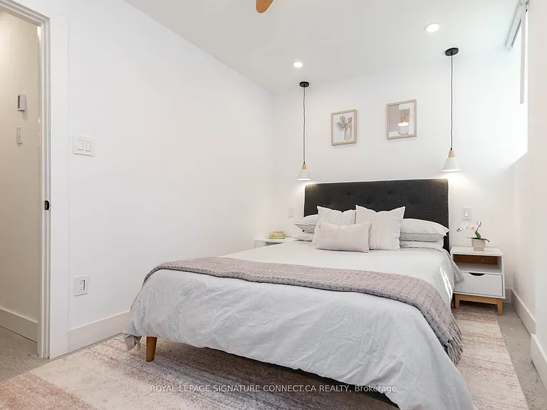 55 Dearbourne Ave #LOWER — Photo 16