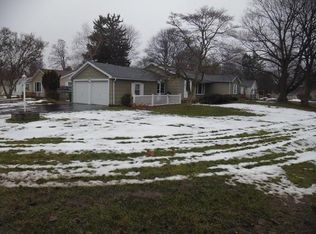 60 Charing Rd, Rochester, NY 14617