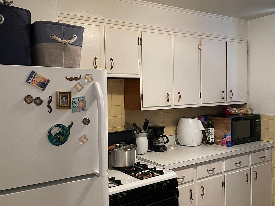 2nd image of 146 Hamilton Dr
