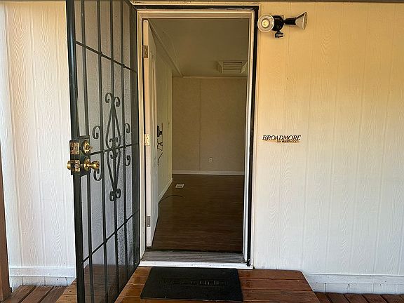 5th image of 506 1st Ave