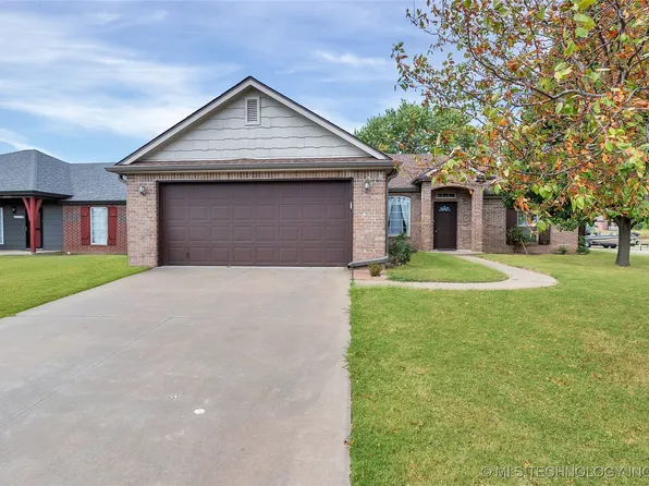 2831 Rodeo Dr, Claremore, OK 74017