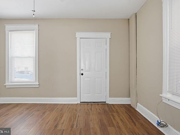 3rd image of 115 Winter St