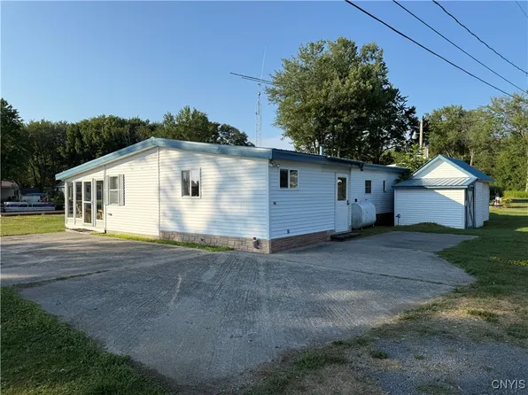 88 Groman Dr, Sandy Creek, NY 13145