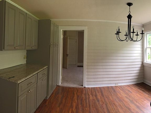 4th image of 100 Linden St