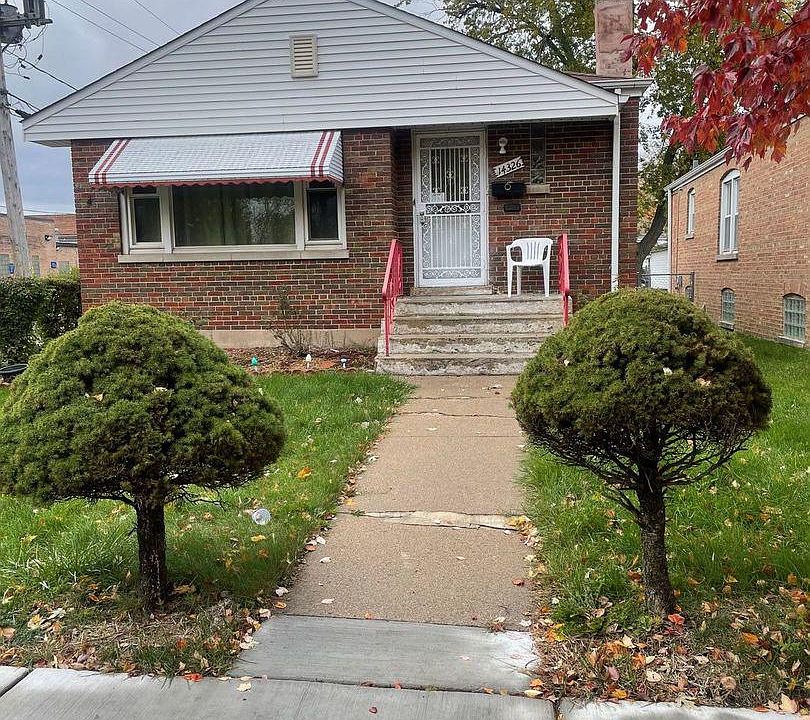 1st image of 14326 S La Salle St