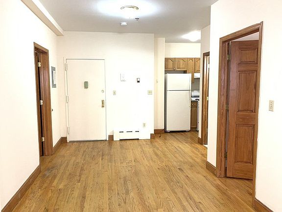 3rd image of 4548 47th St APT 1B
