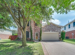 305 Washington Dr, Crowley, TX 76036
