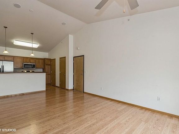 5th image of 285 Sadler Ln APT 301