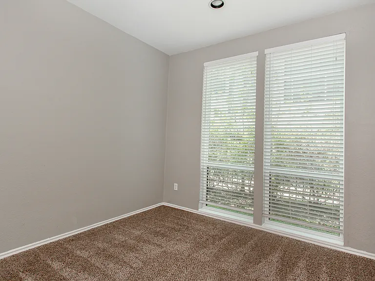 2002 N Fitzhugh Ave #2 — Photo 17