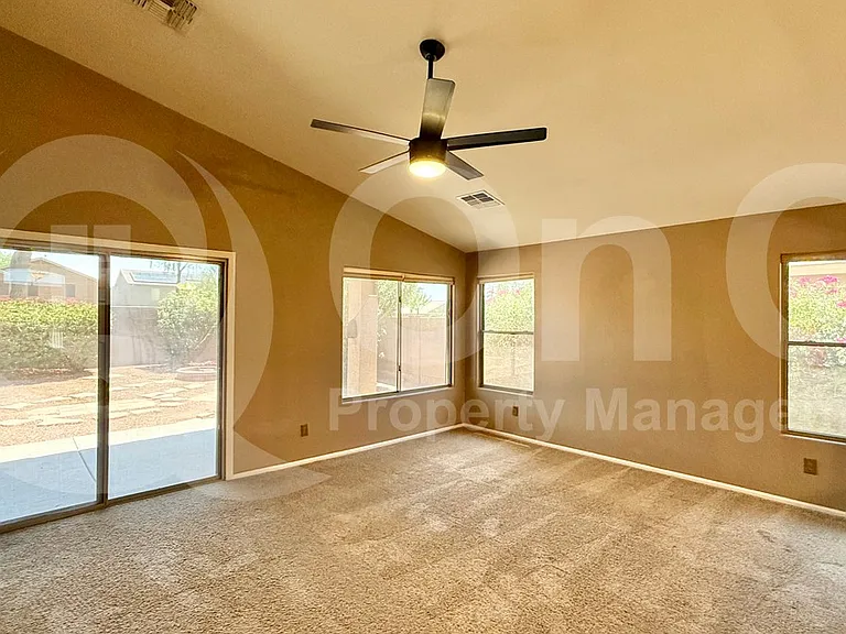 42259 W Chisholm Dr — Photo 9