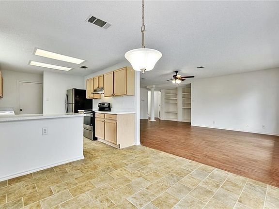 5th image of 913 Justeford Dr