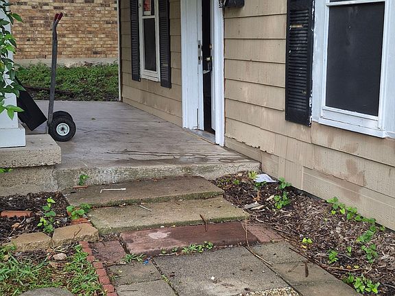 2nd image of 616 Highland Ave
