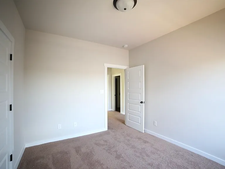 6410 Midtowne Ln NW — Photo 3
