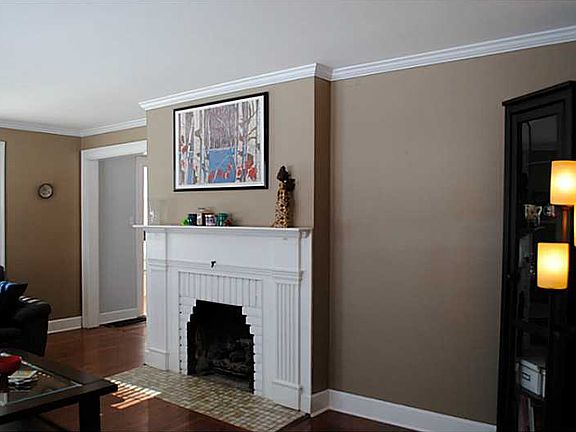 3rd image of 4902 N Kenwood Ave
