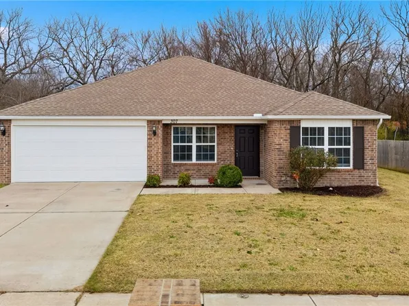 307 Woodcreek St, Lowell, AR 72745