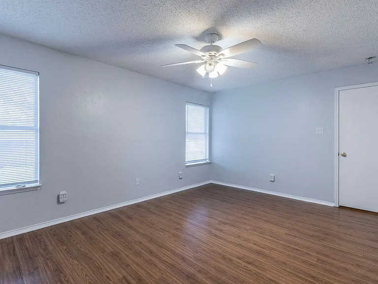 6433 Riverwater Trl — Photo 8