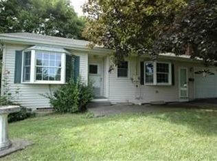 9 Circle Dr, Pawling, NY 12564