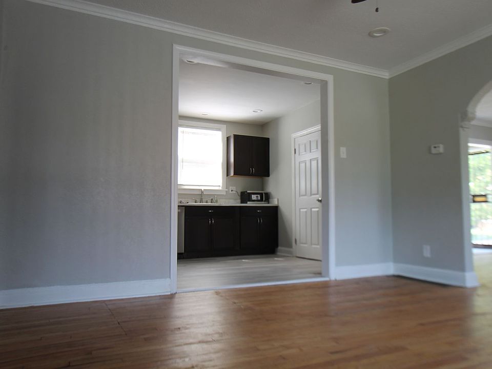 18714-16 Greenlawn Ave, photo 9
