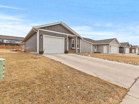 2nd image of 524 Diamond Ridge Blvd