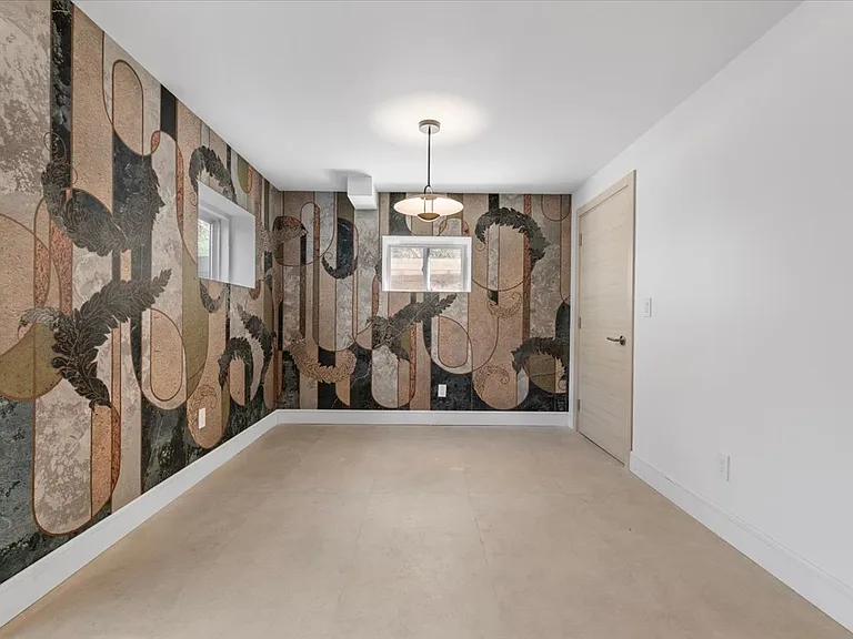280 Shinnecock Hills Rd — Photo 12