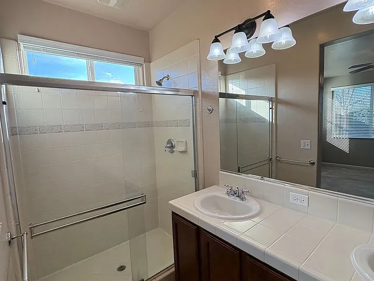 3310 N Tilden Ct — Photo 29