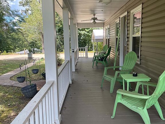 3rd image of 136 Perkins Dr
