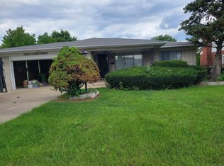 11109 Glenis Dr, Sterling Heights, MI 48312