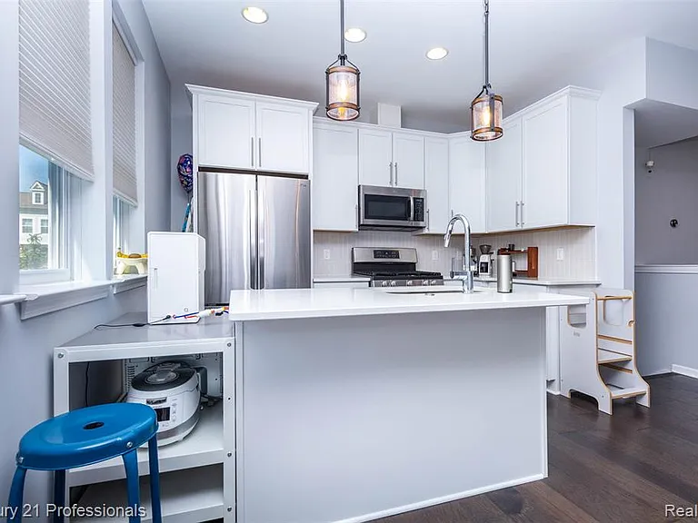 57 Kaprol Dr — Photo 14