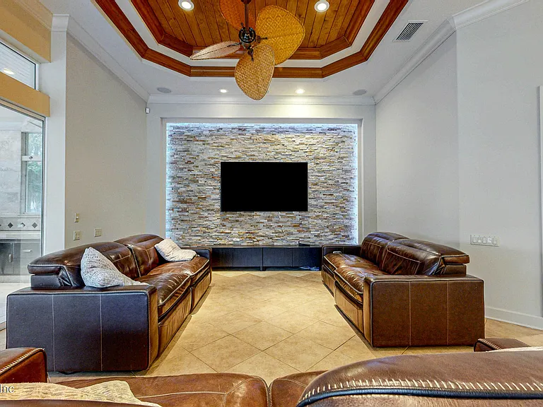5549 Steamboat Rd — Photo 22