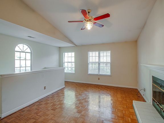 2nd image of 2709 Linmar Ave APT 1