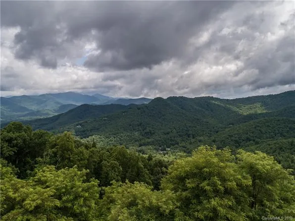 38 Crockett Ridge Rd, Black Mountain, NC 28711