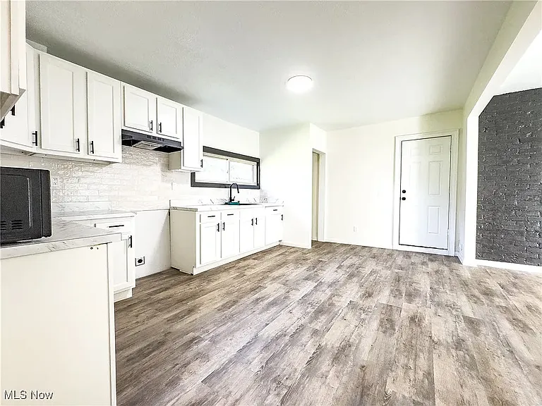2483 E 89th St #201 — Photo 5