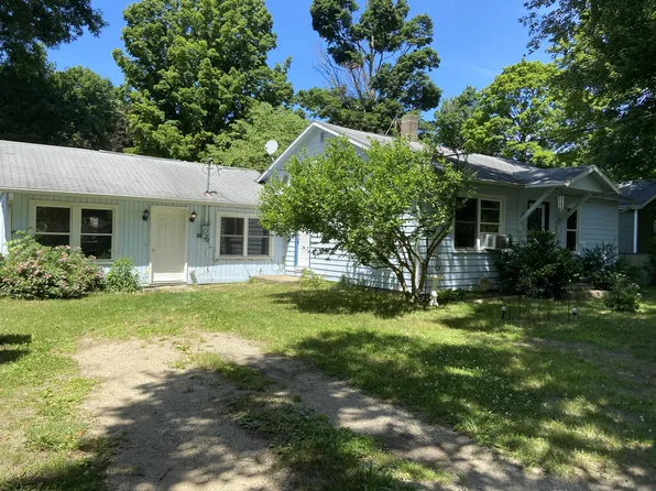 8 Oliver St, Bangor, MI 49013