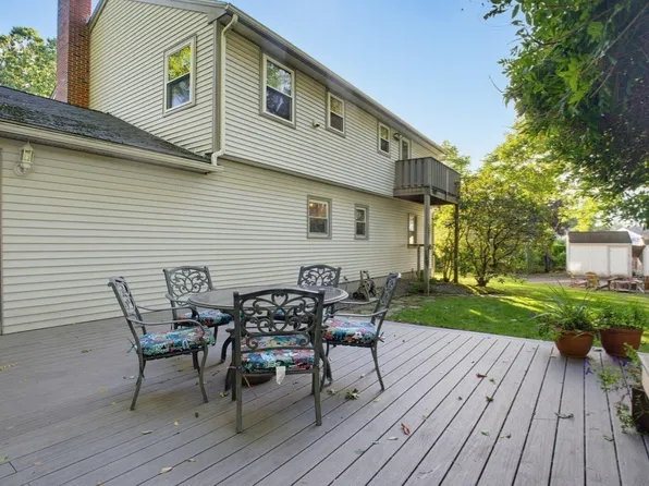 26 Hawthorne St, North Grafton, MA 01536