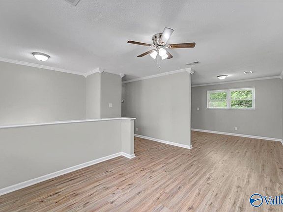 5th image of 618 Greenfield Dr NW