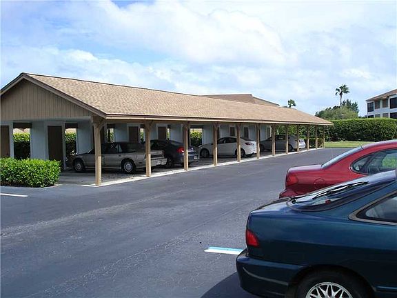 4th image of 6175 Mirror Lake Dr #210