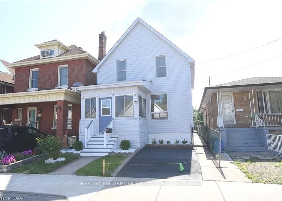 26 Fairview Ave