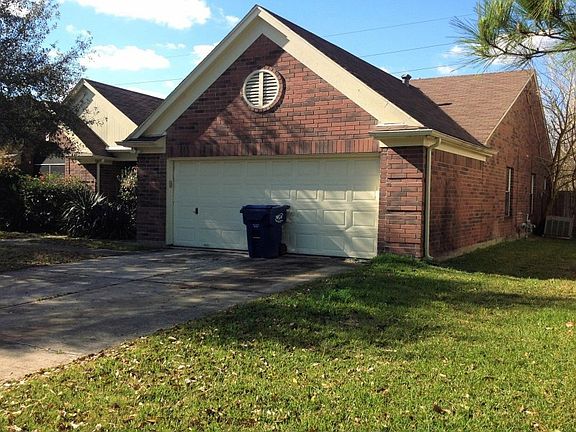 2nd image of 13915 Fair Park Dr